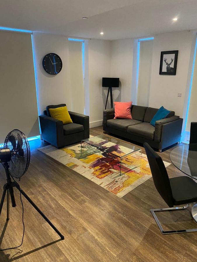 לונדון High View Two Bedroom Apartment In Woolwich מראה חיצוני תמונה