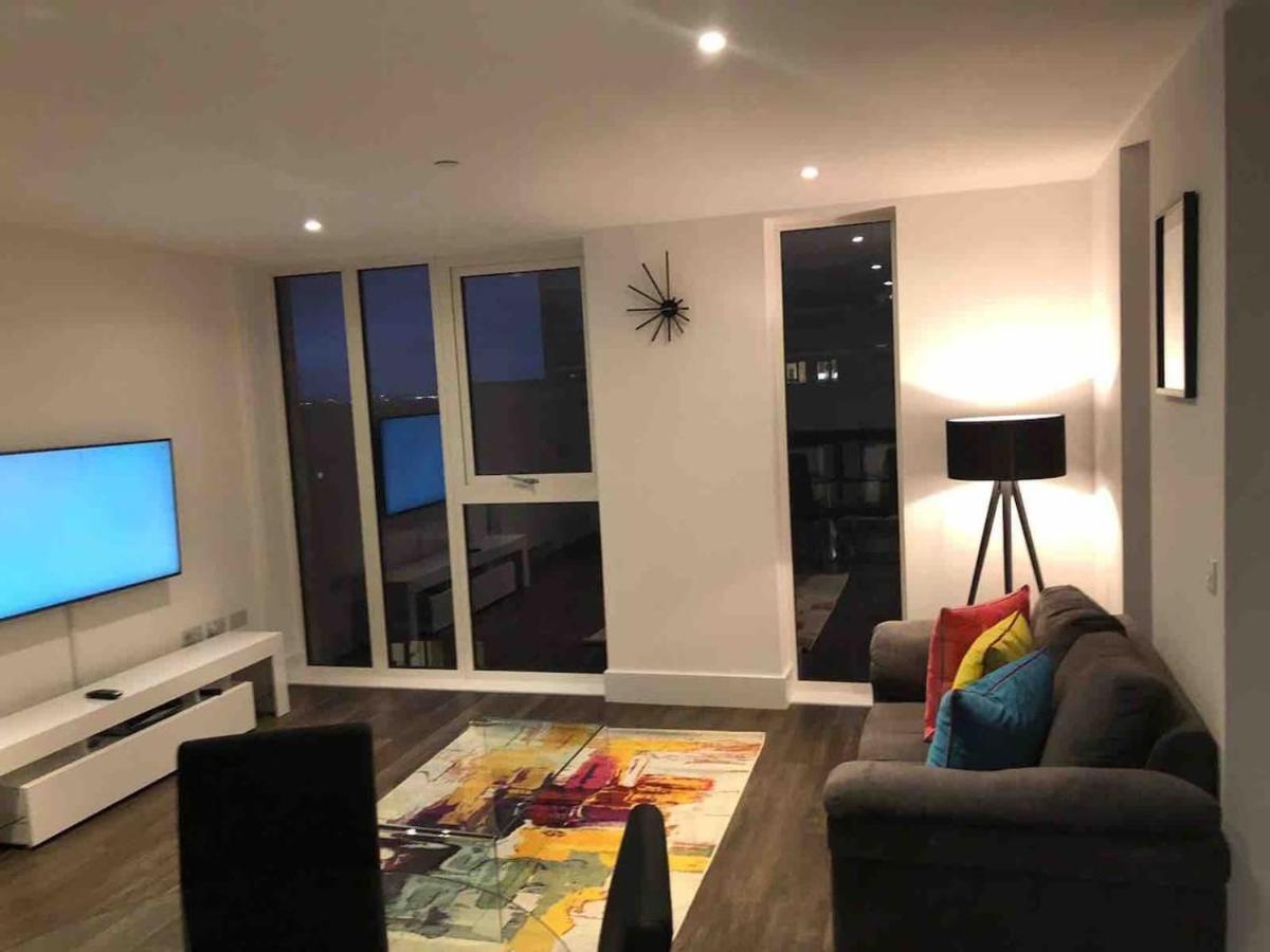 לונדון High View Two Bedroom Apartment In Woolwich מראה חיצוני תמונה