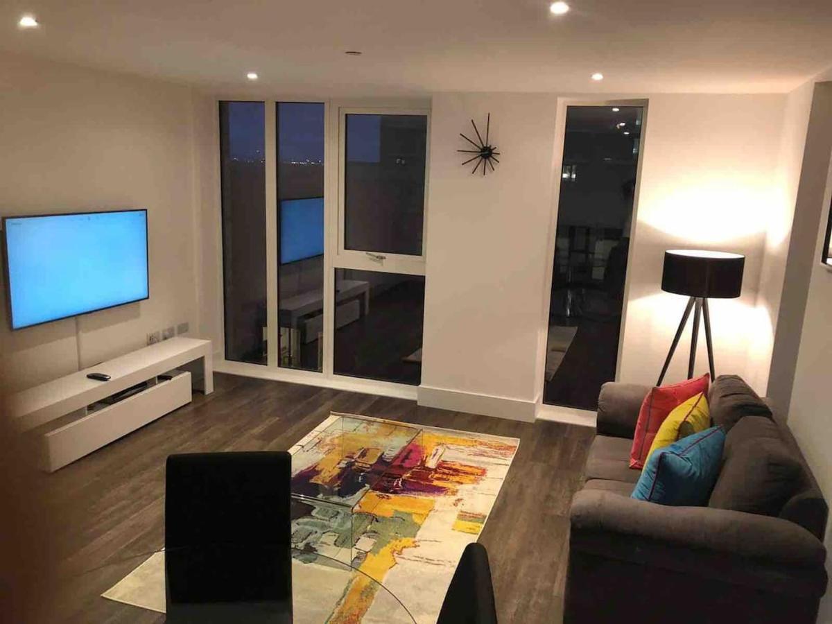 לונדון High View Two Bedroom Apartment In Woolwich מראה חיצוני תמונה