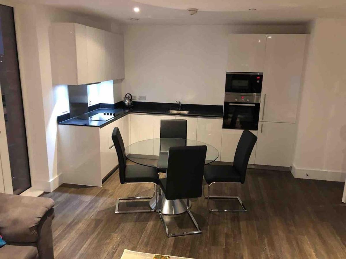 לונדון High View Two Bedroom Apartment In Woolwich מראה חיצוני תמונה