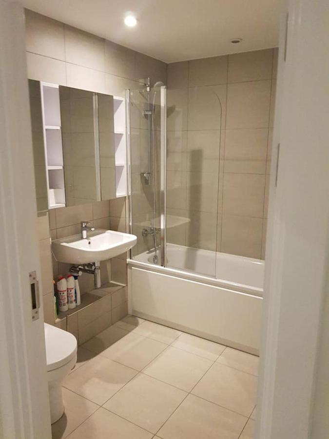 לונדון High View Two Bedroom Apartment In Woolwich מראה חיצוני תמונה
