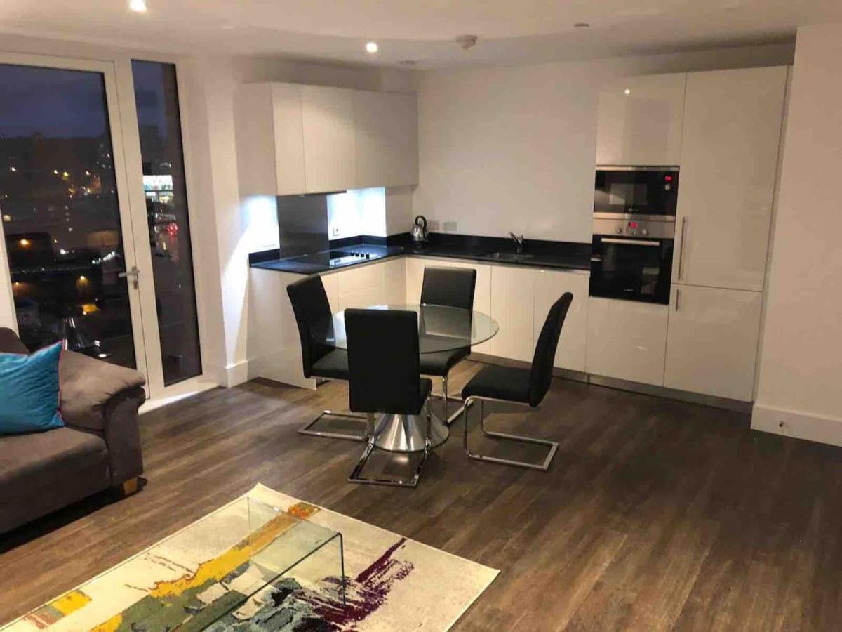 לונדון High View Two Bedroom Apartment In Woolwich מראה חיצוני תמונה