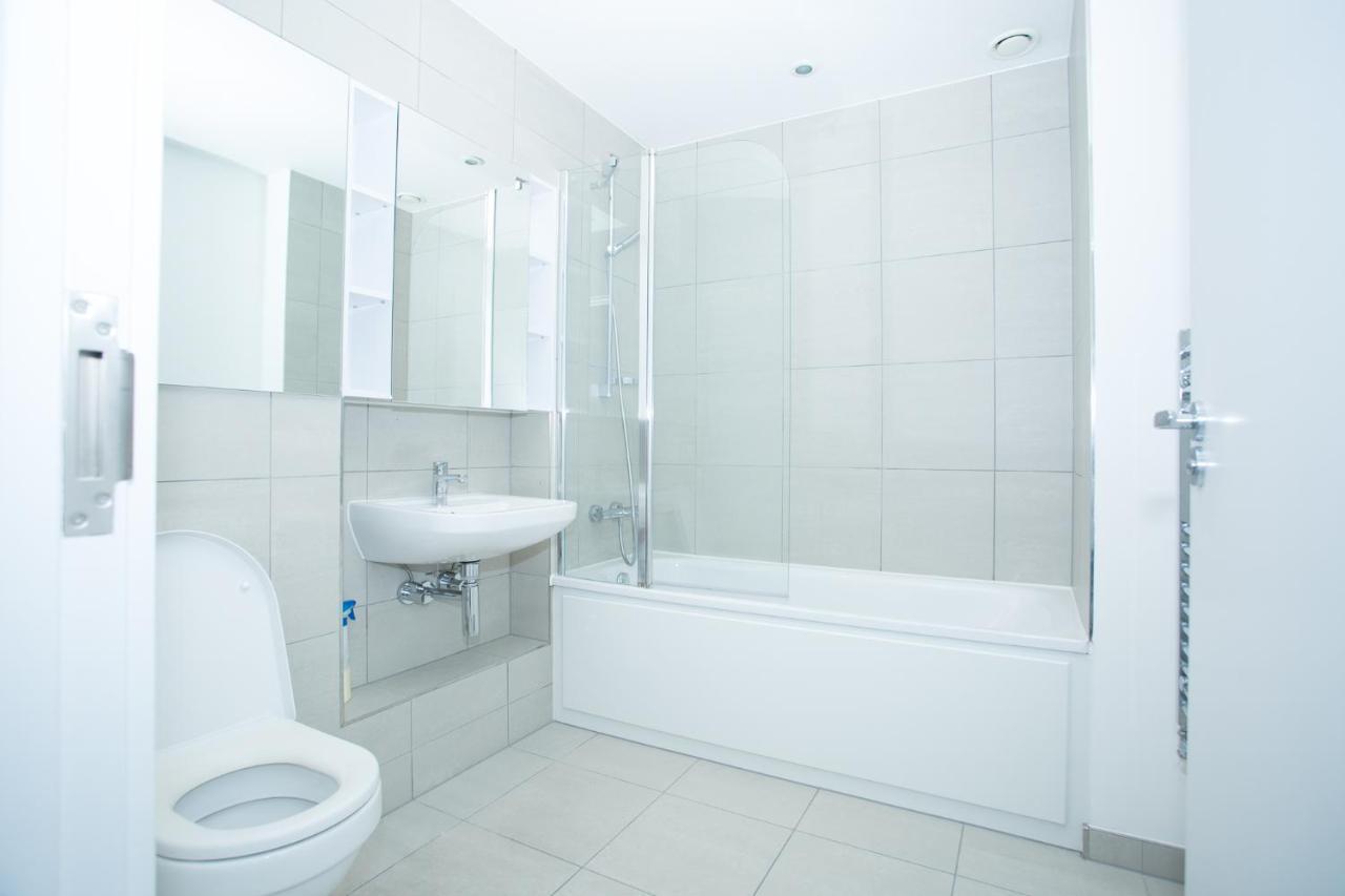 לונדון High View Two Bedroom Apartment In Woolwich מראה חיצוני תמונה