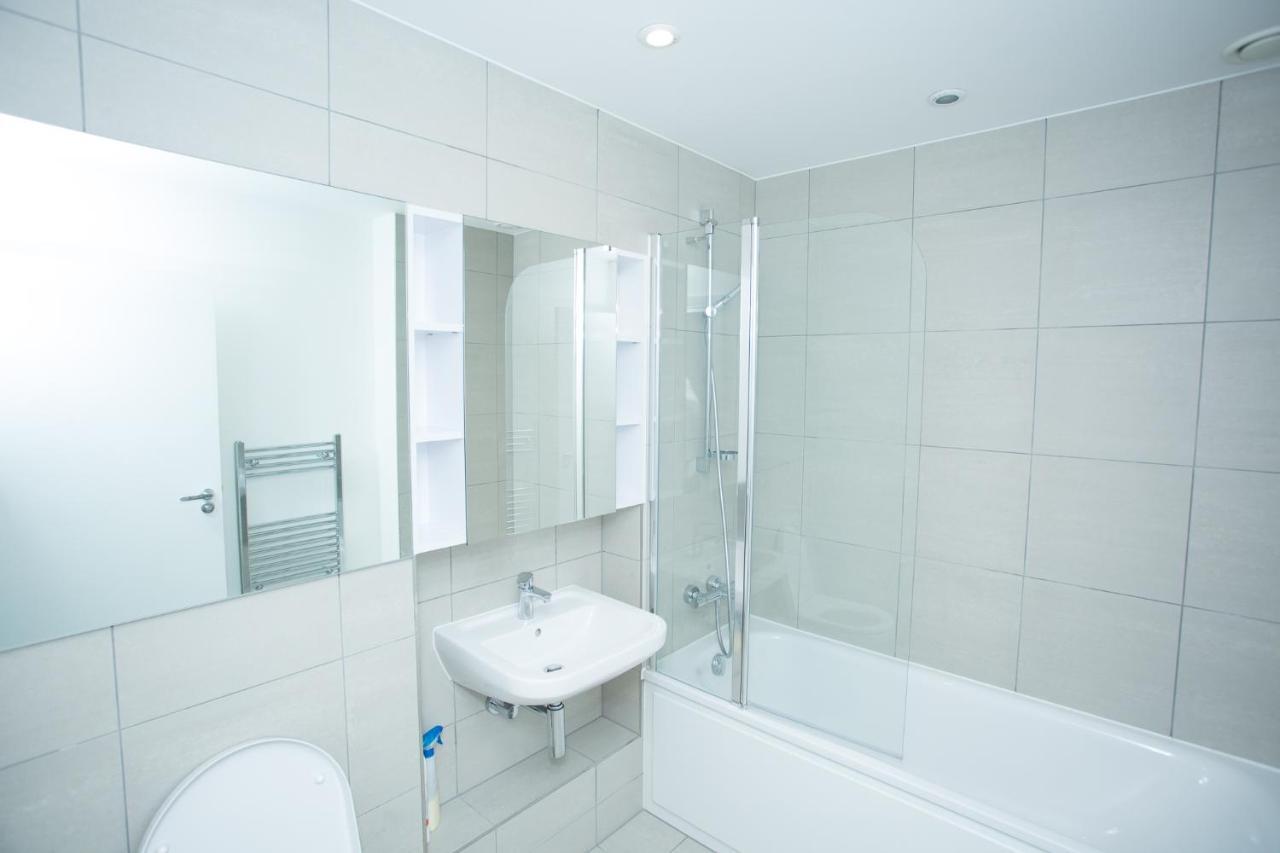 לונדון High View Two Bedroom Apartment In Woolwich מראה חיצוני תמונה