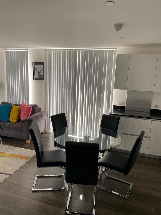 לונדון High View Two Bedroom Apartment In Woolwich מראה חיצוני תמונה