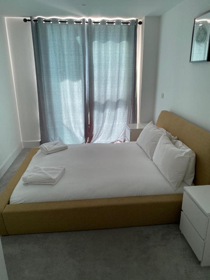 לונדון High View Two Bedroom Apartment In Woolwich מראה חיצוני תמונה