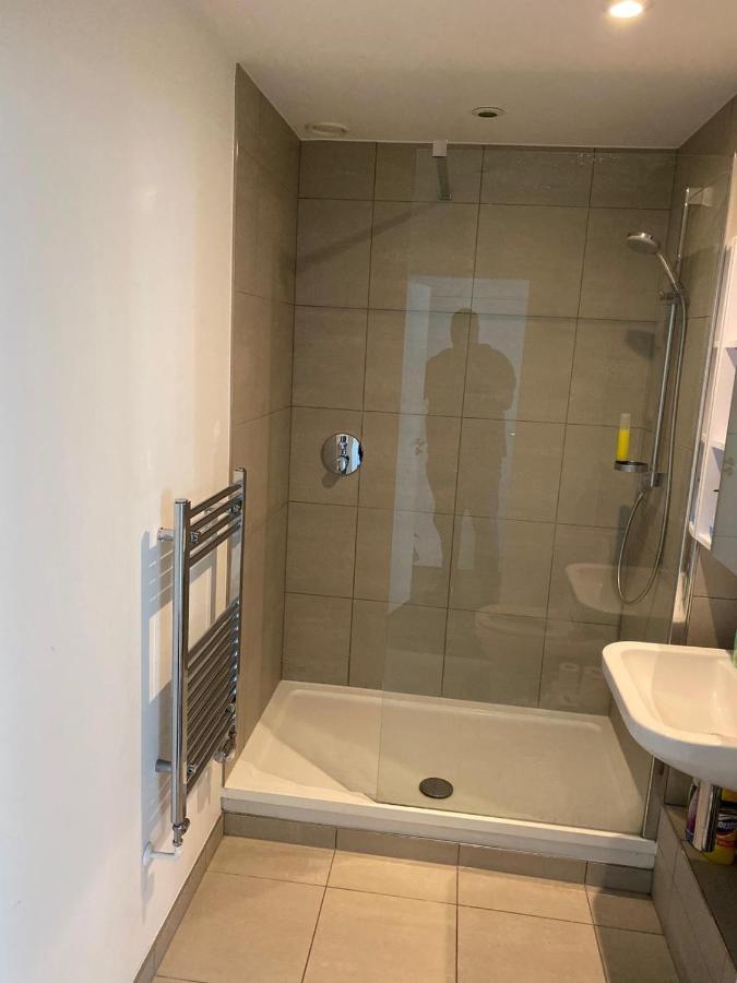 לונדון High View Two Bedroom Apartment In Woolwich מראה חיצוני תמונה